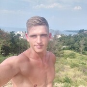  ,  Viktor, 30
