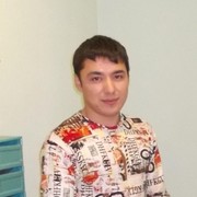  ,  Ikrom, 32