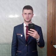  ,  Serhii, 32