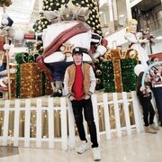  ,   Uzmer, 23 ,   ,   
