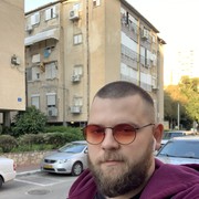  ,  Artem, 32