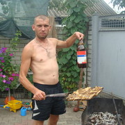  ,   Jonn, 43 ,   