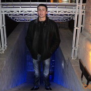  ,  Zaven, 34
