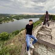  ,  Akromali, 22