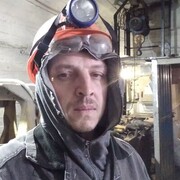  ,  Viktor, 43