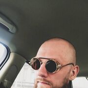  ,  Denis, 37