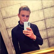  ,  Artur, 24