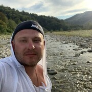 ,  Denis, 33