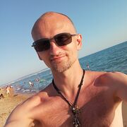  ,  Artyom, 22