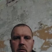  ,  Ingus, 32