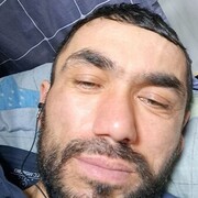  ,  Ali, 40