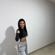  ,   Mila, 40 ,   ,   