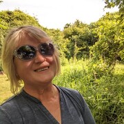  ,   Lora, 61 ,     , c 