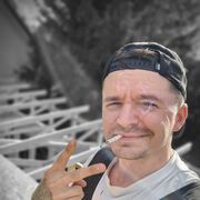 ,  Aleks, 32