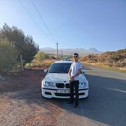 ,  Harut, 27