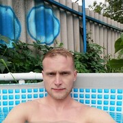  ,   Viktor, 38 ,   