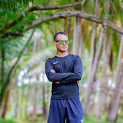  ,   Viktor, 32 ,     , c 