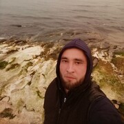  -,  Amir, 33