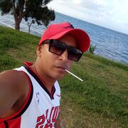  ,   Gustavo, 42 ,   ,   