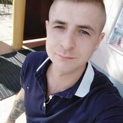  ,   Maxim, 33 ,   