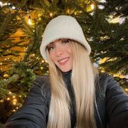  ,  Katya, 29