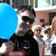  ,   Denis, 39 ,   c 