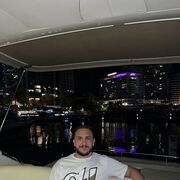  ,  Ali, 23