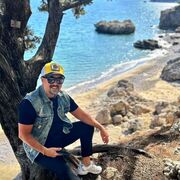  ,  Emir, 43