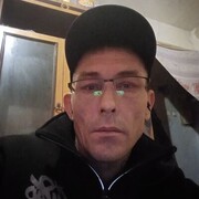  ,   Viktor, 42 ,   c 