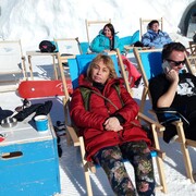 �������