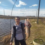  ,   Viktor, 37 ,   ,   