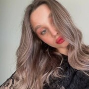  ,  Karina, 28
