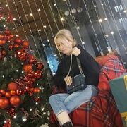  ,   Valeria, 43 ,   ,   