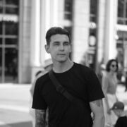  ,  Nik, 26