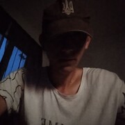  ,  Viktor, 19