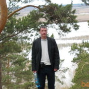  ,   Viktor, 45 ,   