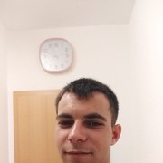  ,  Petr, 32
