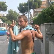  ,   Karolis, 38 ,   