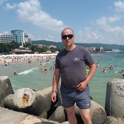  ,  Andrei, 40