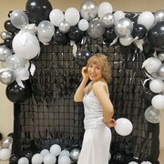  ,   Lora, 43 ,     , c 