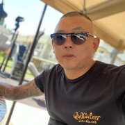  ,   Leon, 46 ,   ,   
