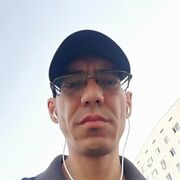  ,   Stefan, 40 ,     