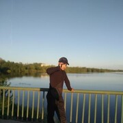  ,  Ismoilbek, 25