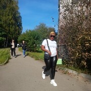  ,   Emilie, 38 ,   ,   