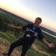  ,  Maksim, 29