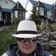  ,   Denis, 35 ,  