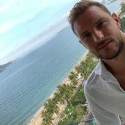 ,  Alex, 35
