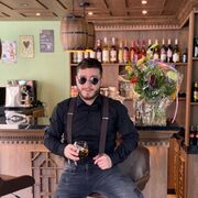  ,   Albert, 33 ,   ,   
