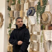  ,  Ali, 24
