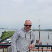  Aach,   Aleks, 51 ,   ,   
